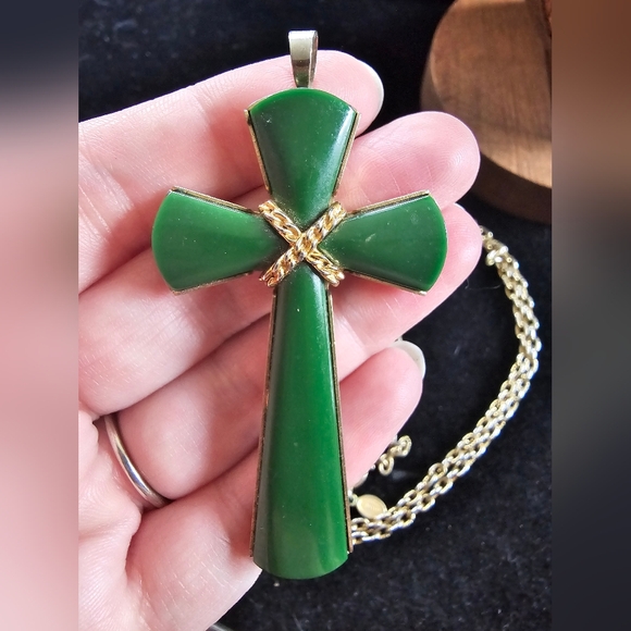 Vintage Avon Lucite Cross Necklace - Picture 8 of 8